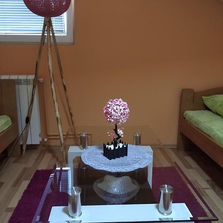 Buric Rooms Niksic ภายนอก รูปภาพ