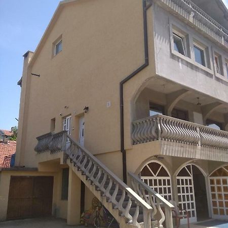 Buric Rooms Niksic ภายนอก รูปภาพ