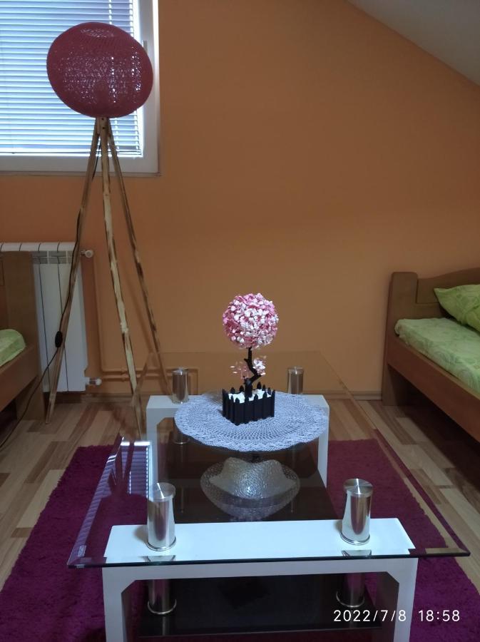 Buric Rooms Niksic ภายนอก รูปภาพ
