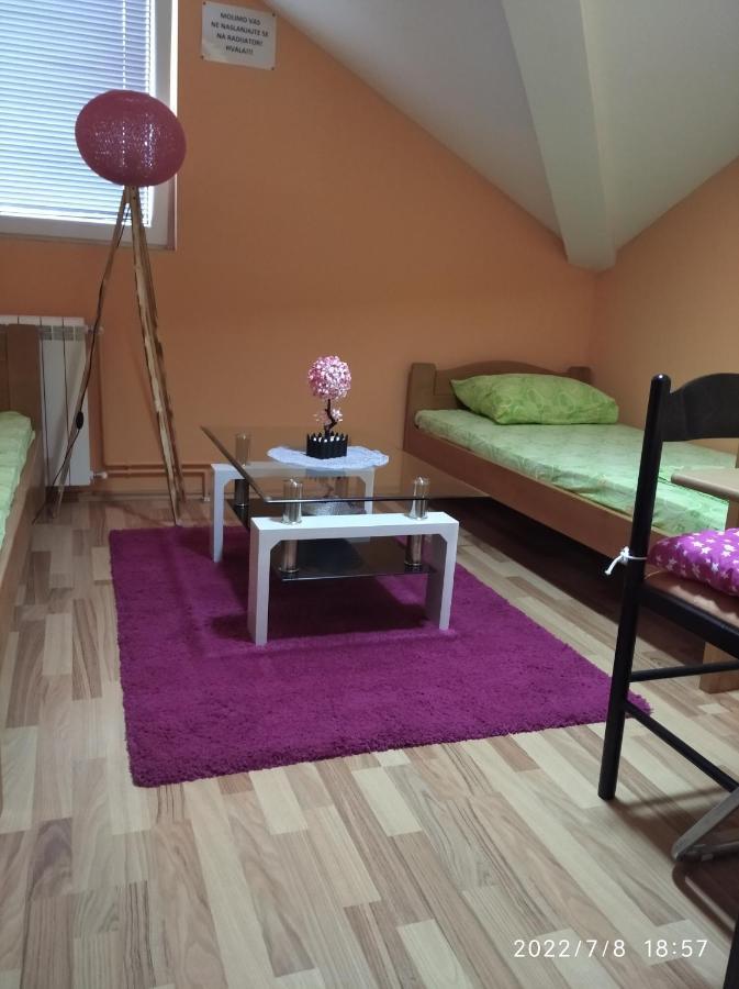 Buric Rooms Niksic ภายนอก รูปภาพ