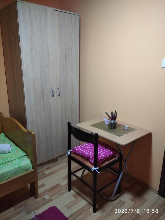 Buric Rooms Niksic ภายนอก รูปภาพ