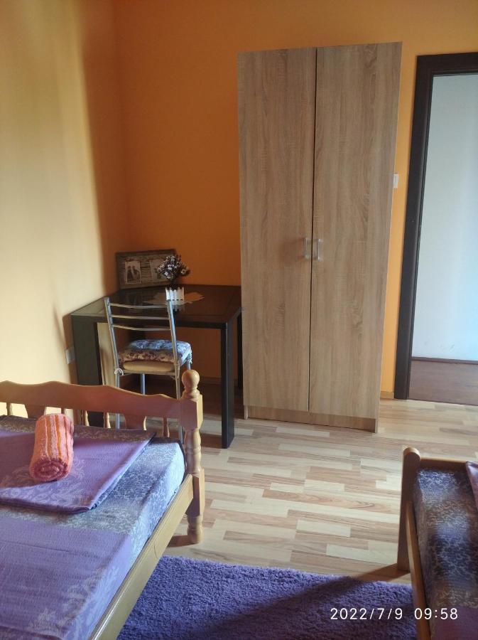Buric Rooms Niksic ภายนอก รูปภาพ