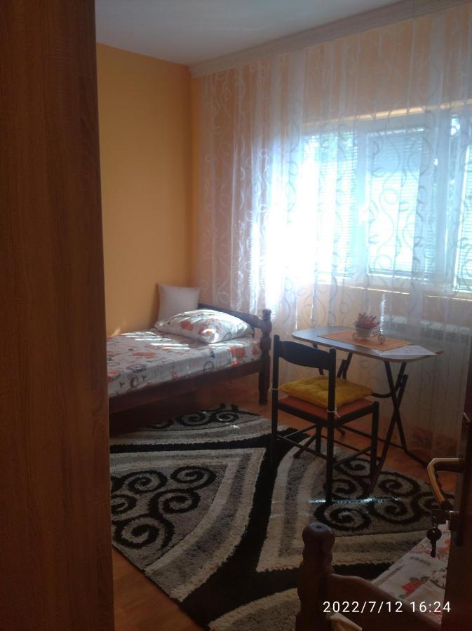 Buric Rooms Niksic ภายนอก รูปภาพ