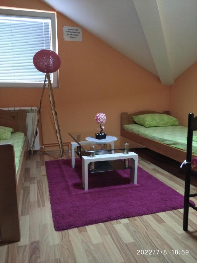 Buric Rooms Niksic ภายนอก รูปภาพ