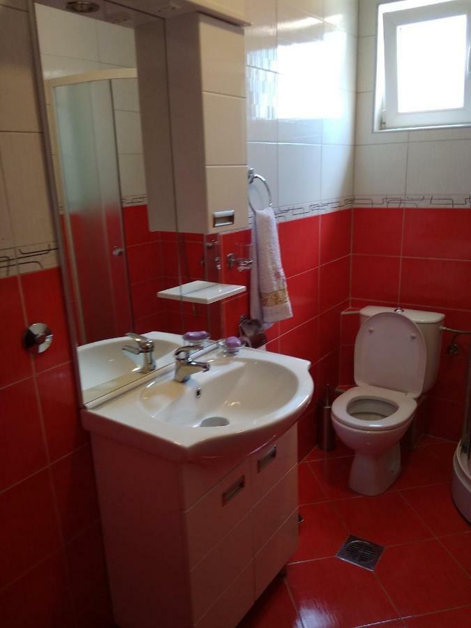 Buric Rooms Niksic ภายนอก รูปภาพ