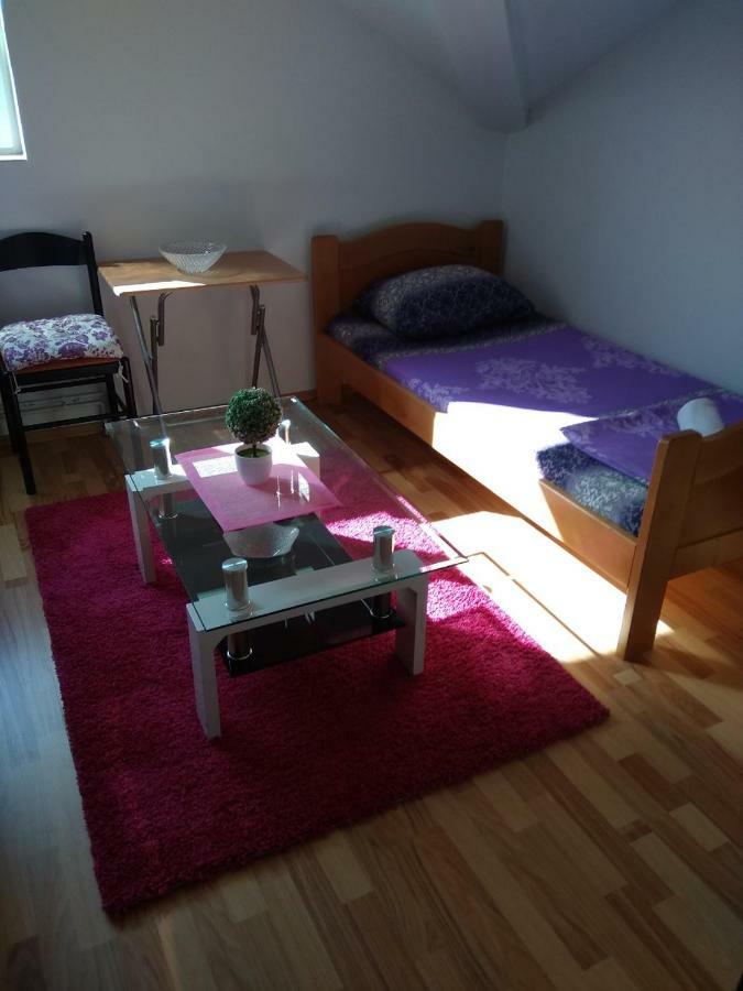 Buric Rooms Niksic ภายนอก รูปภาพ