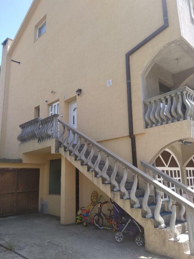 Buric Rooms Niksic ภายนอก รูปภาพ